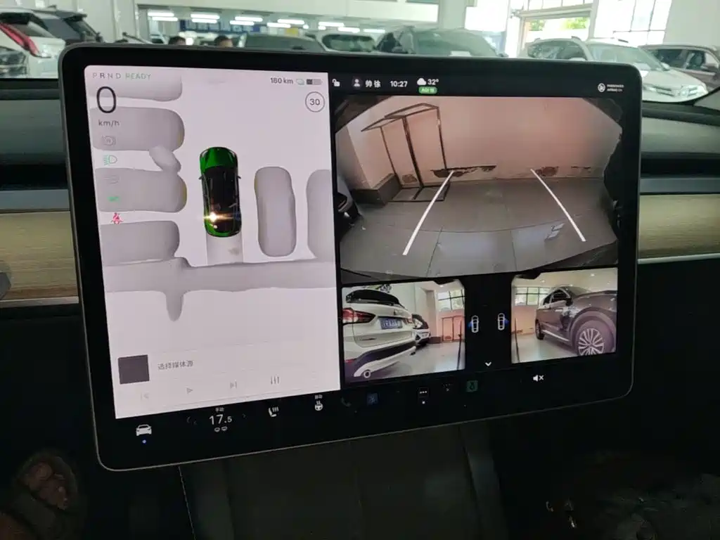 Tesla Model Y — миниатюра 13