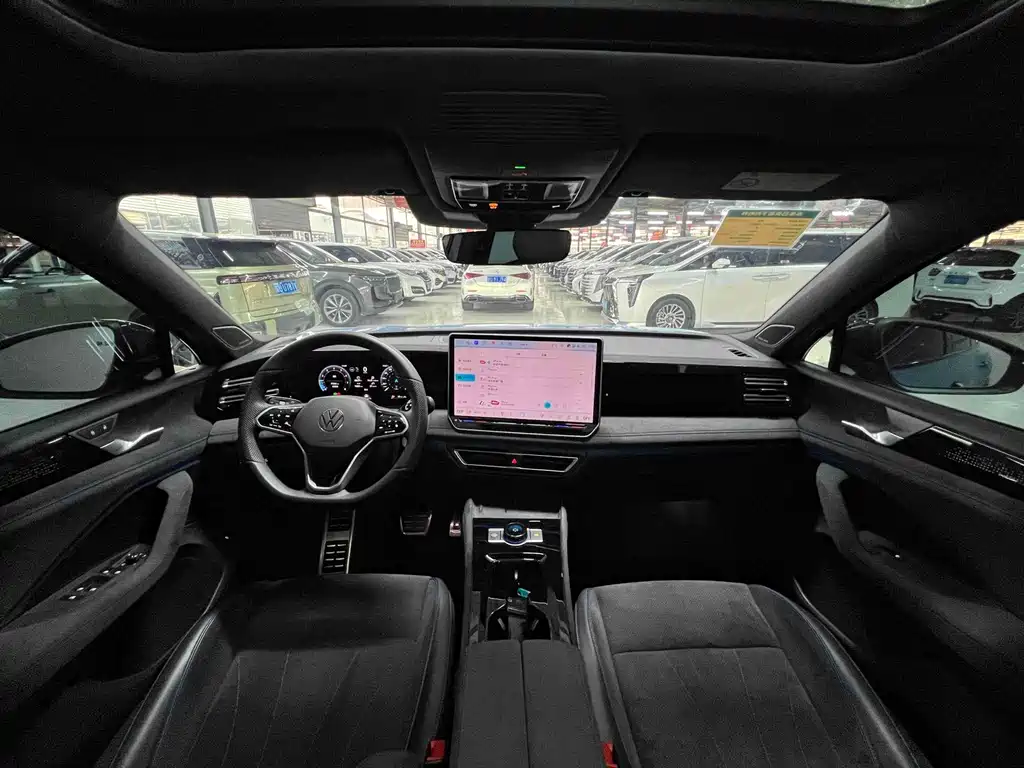 Volkswagen Tiguan L — миниатюра 11
