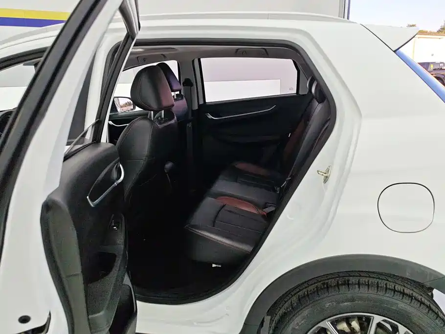 Geely Vision X3 — миниатюра 11