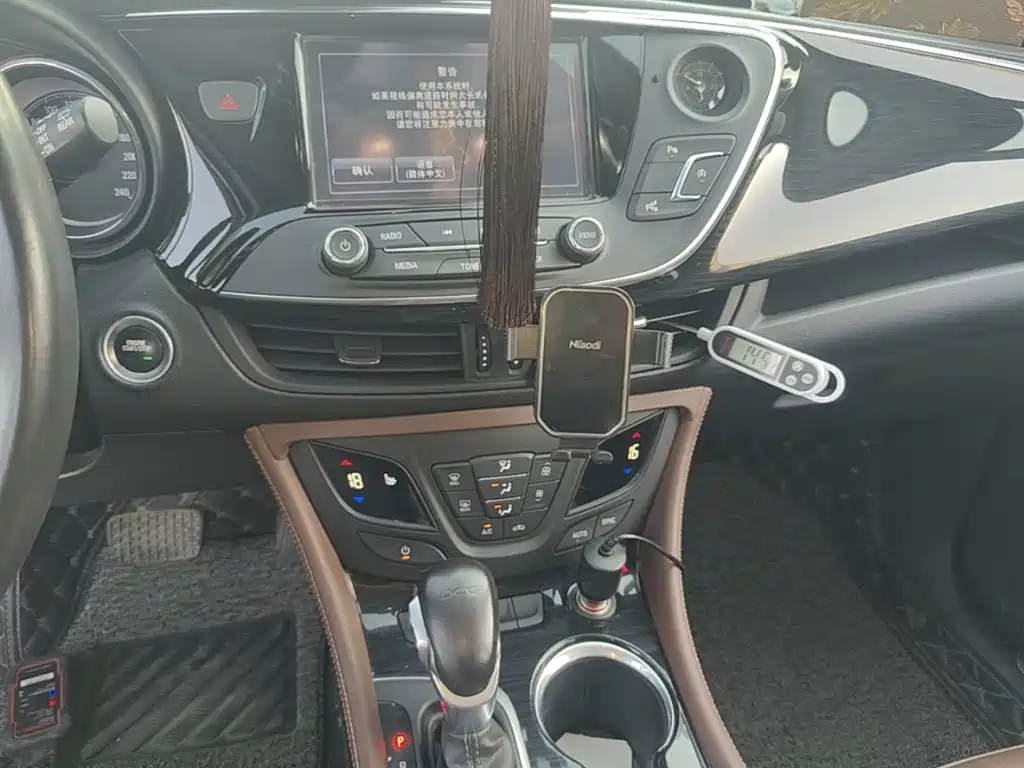 Buick Envision Plus — миниатюра 13