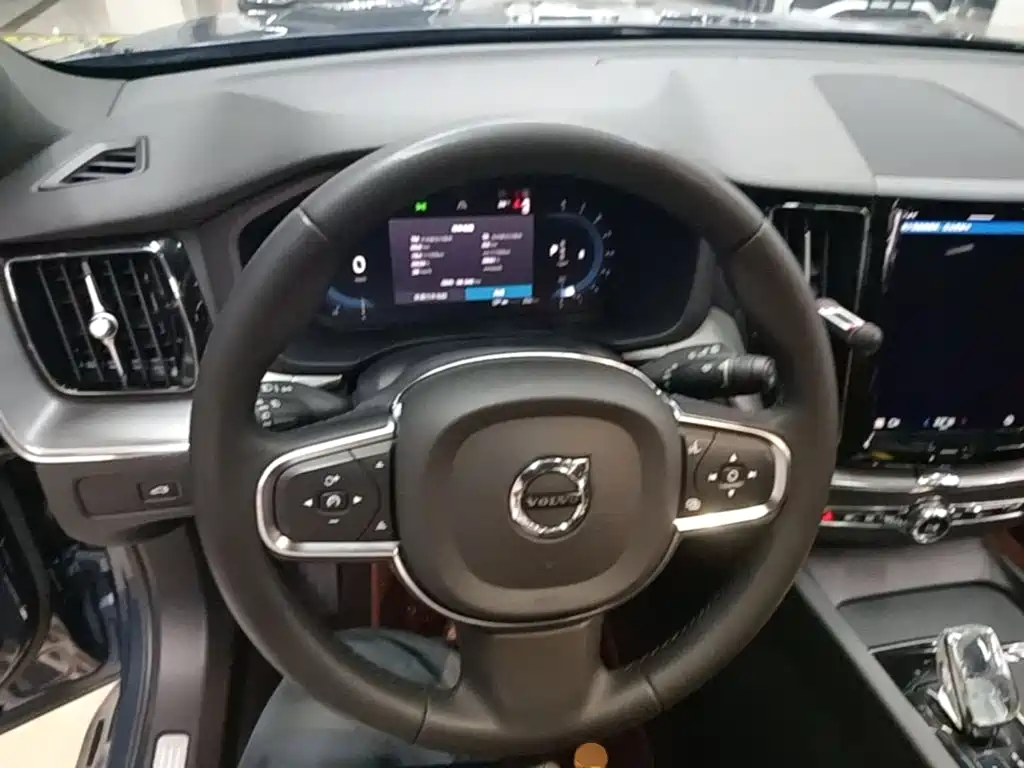 Volvo XC60 — миниатюра 11