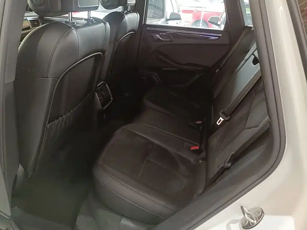 Porsche Macan — миниатюра 17