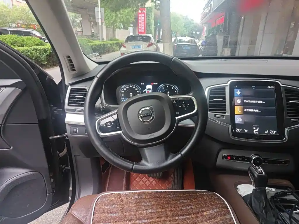 Volvo XC90 — миниатюра 3