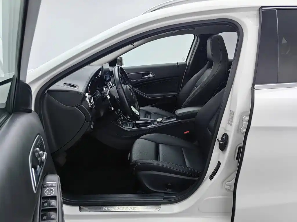Mercedes-Benz GLA — миниатюра 10