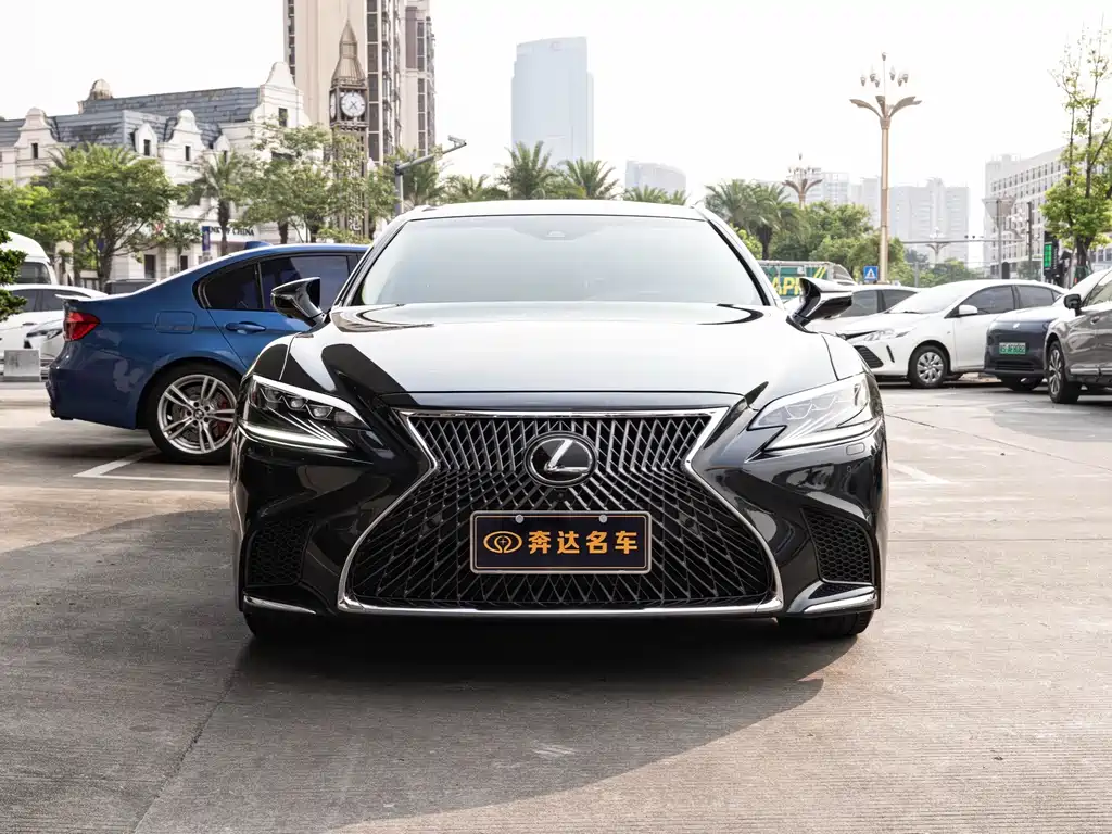 Lexus LS — миниатюра 2