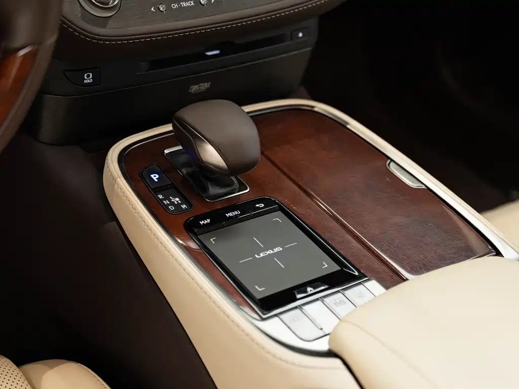 Lexus LS — миниатюра 15