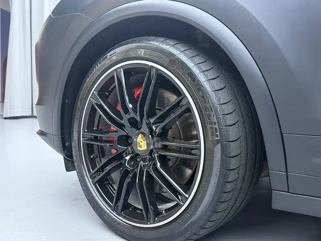 Porsche Cayenne — миниатюра 16