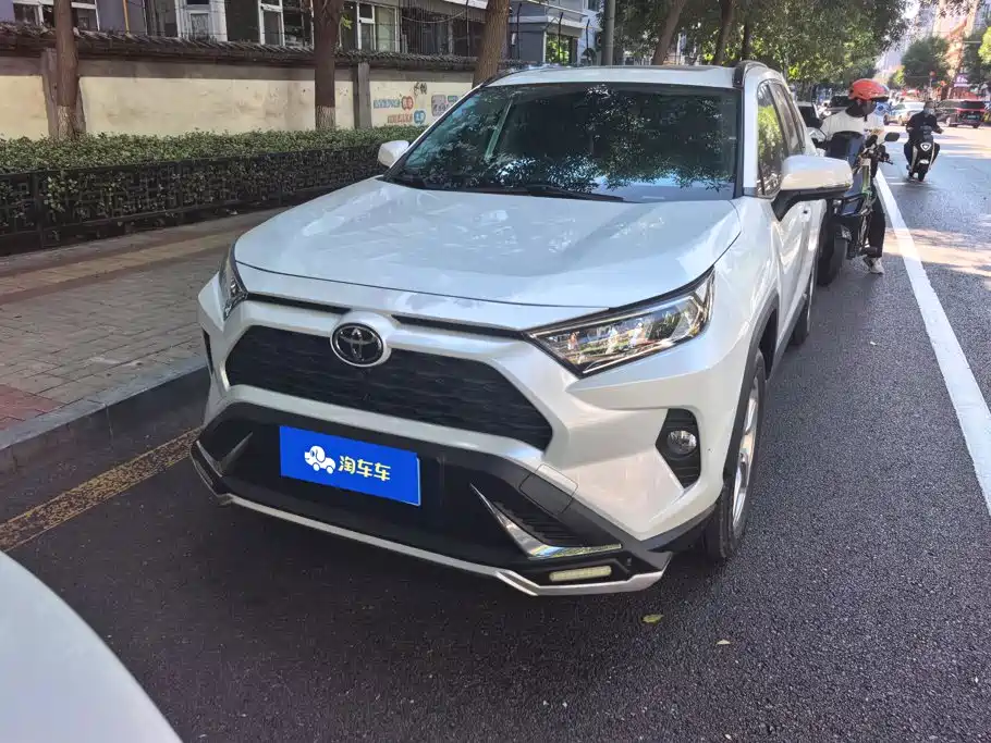 Toyota RAV4 — миниатюра 2