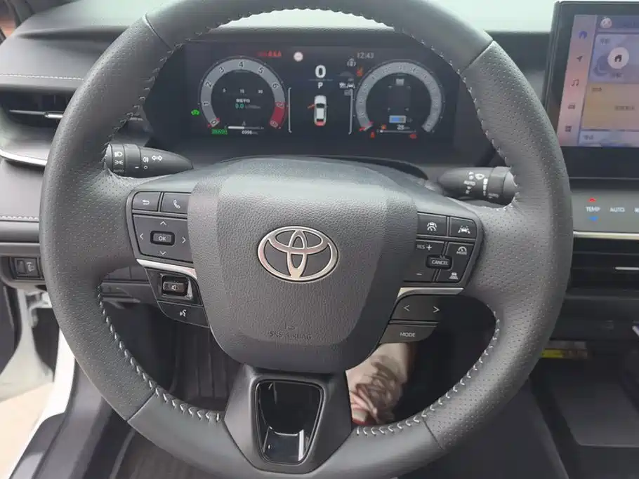 Toyota Camry — миниатюра 15