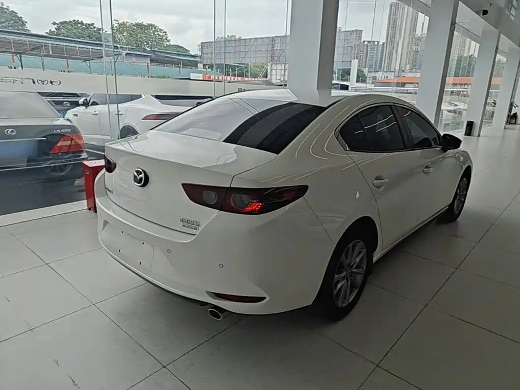 Mazda 3 Axela — миниатюра 7