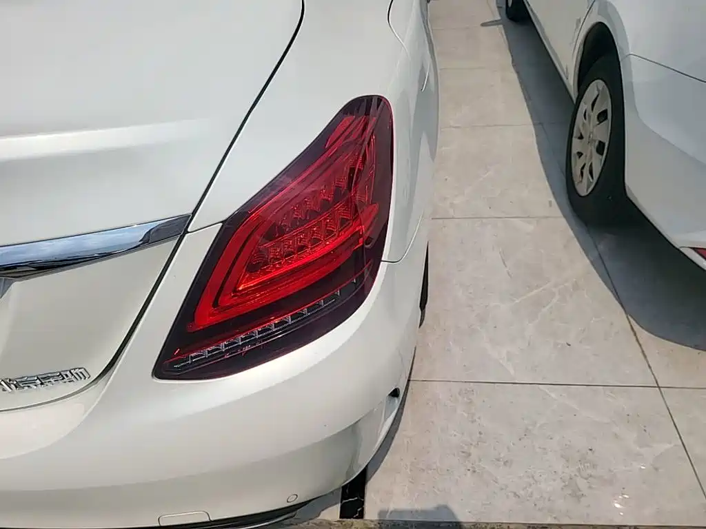 Mercedes-Benz C-Class — миниатюра 8