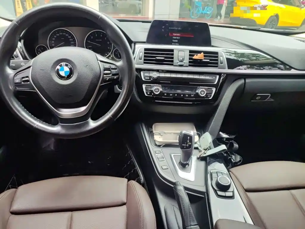 BMW 3 Series — миниатюра 10