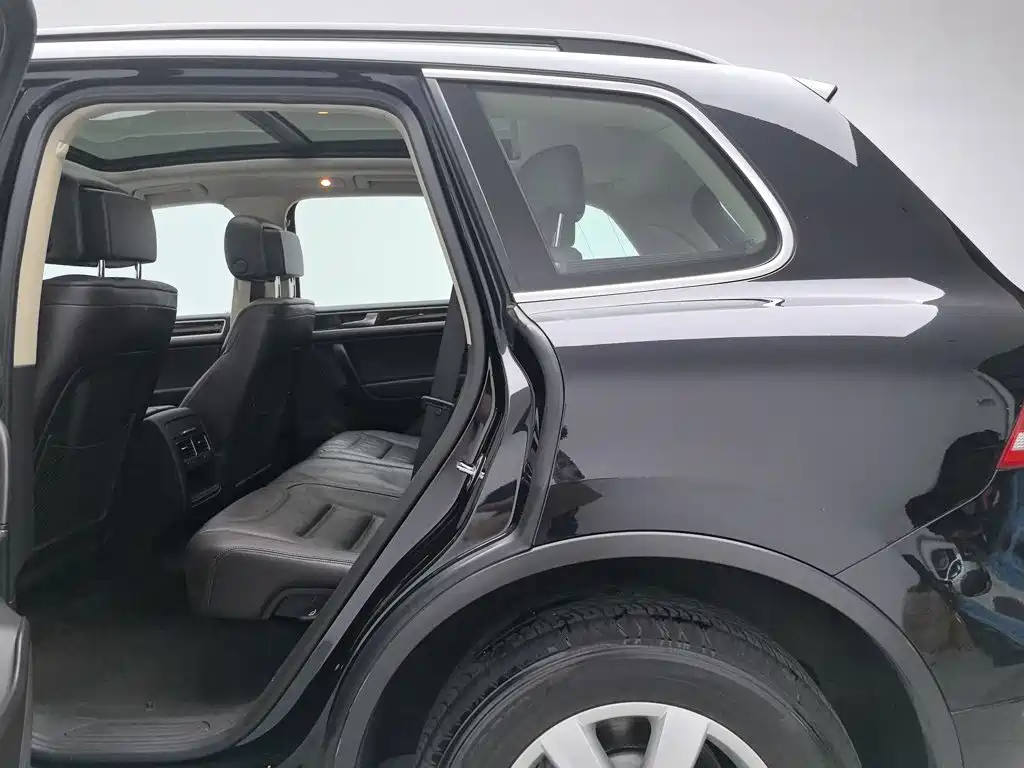 Volkswagen Touareg — миниатюра 15