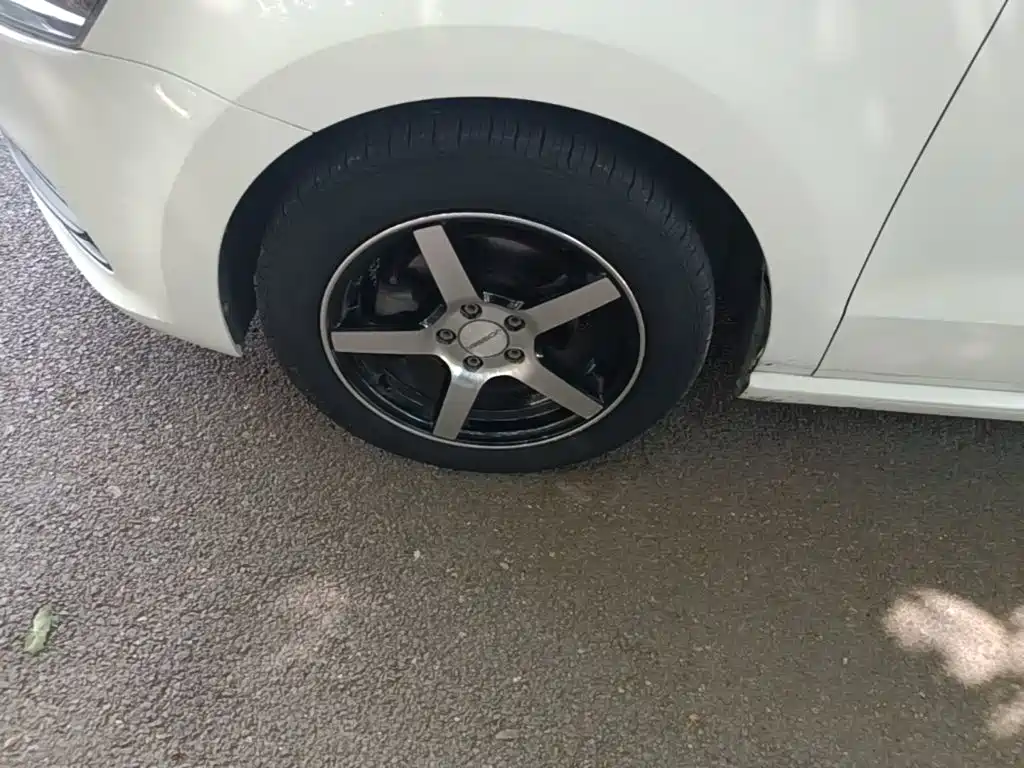 Volkswagen Polo — миниатюра 23