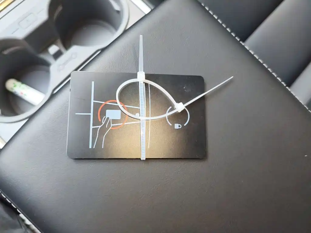 Tesla Model Y — миниатюра 9