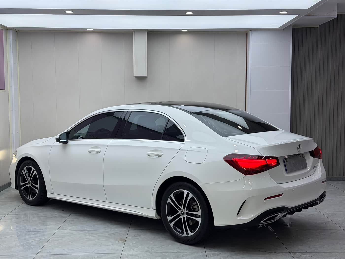 Mercedes-Benz A-Class 1.3 л 2024 г. Белый, пробег 20600 км