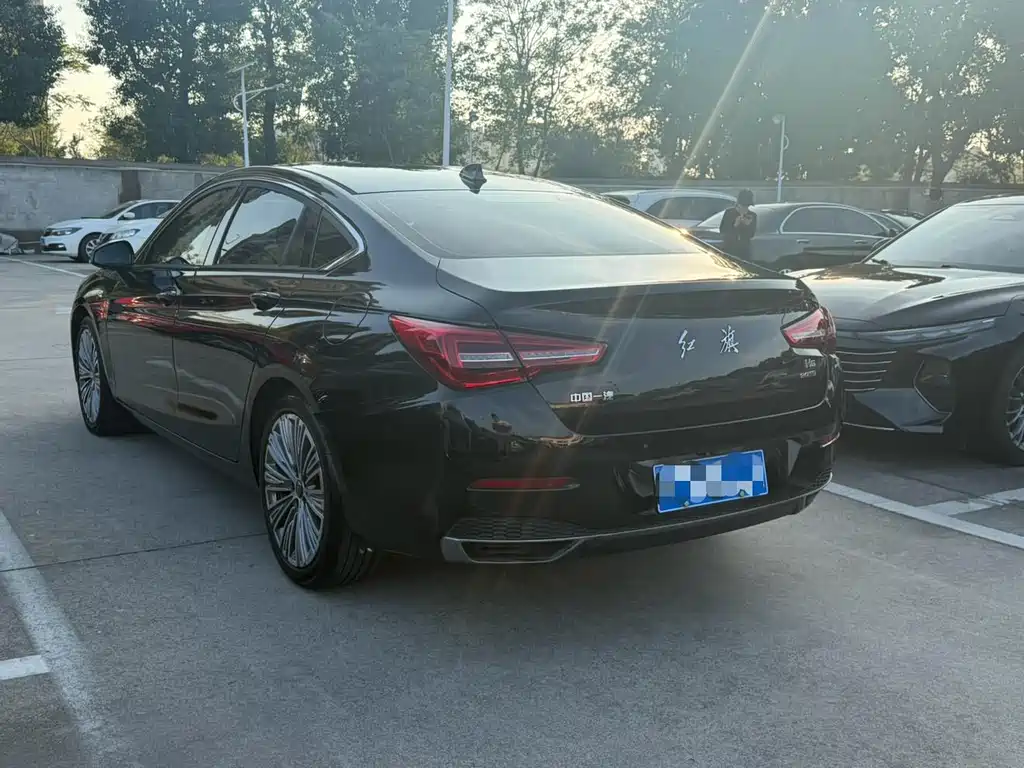 Hongqi Hongqi H5 — миниатюра 10