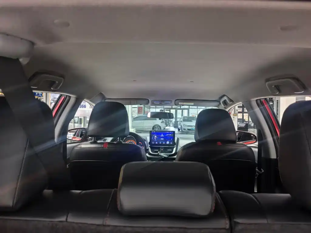 Toyota Yaris L — миниатюра 16