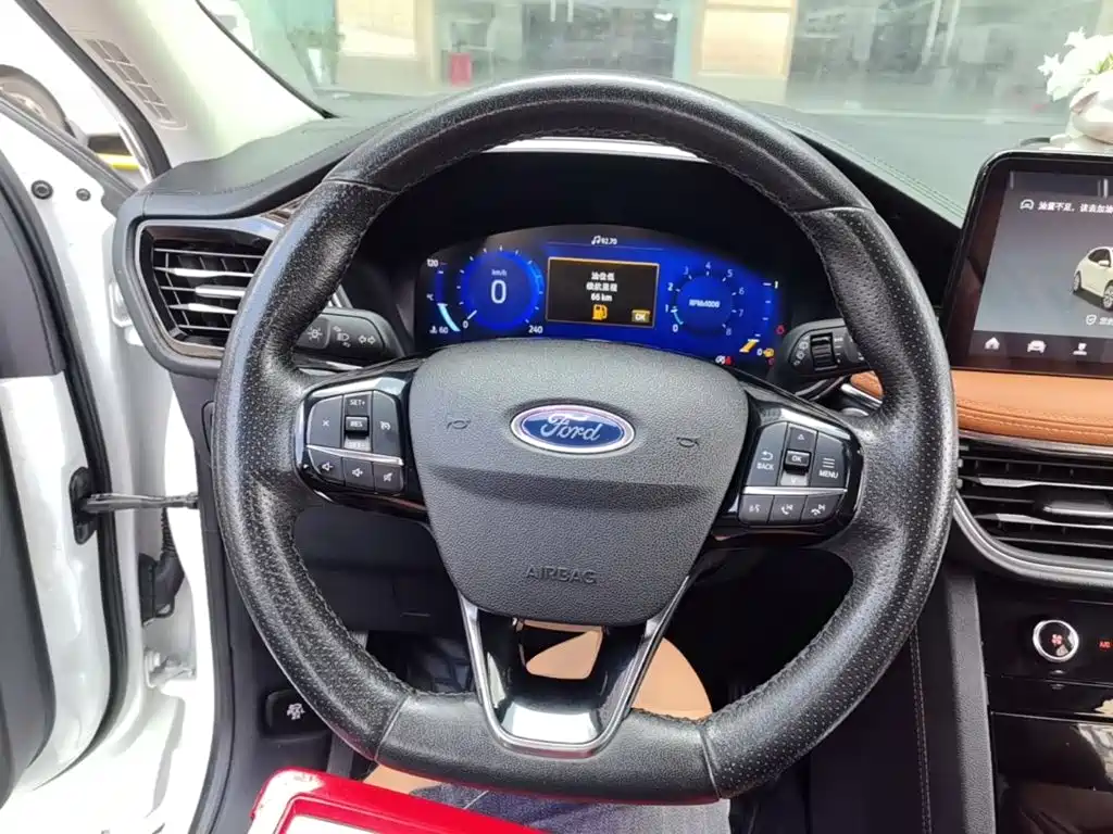 Ford Escape — миниатюра 11