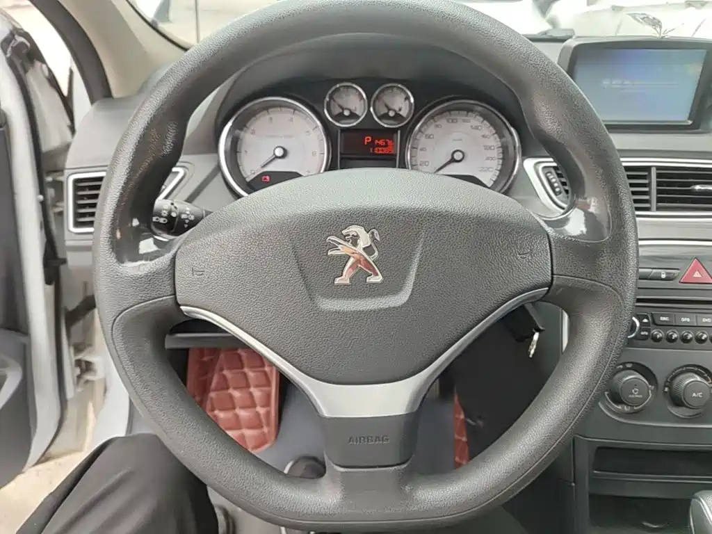 Peugeot 308 — миниатюра 11