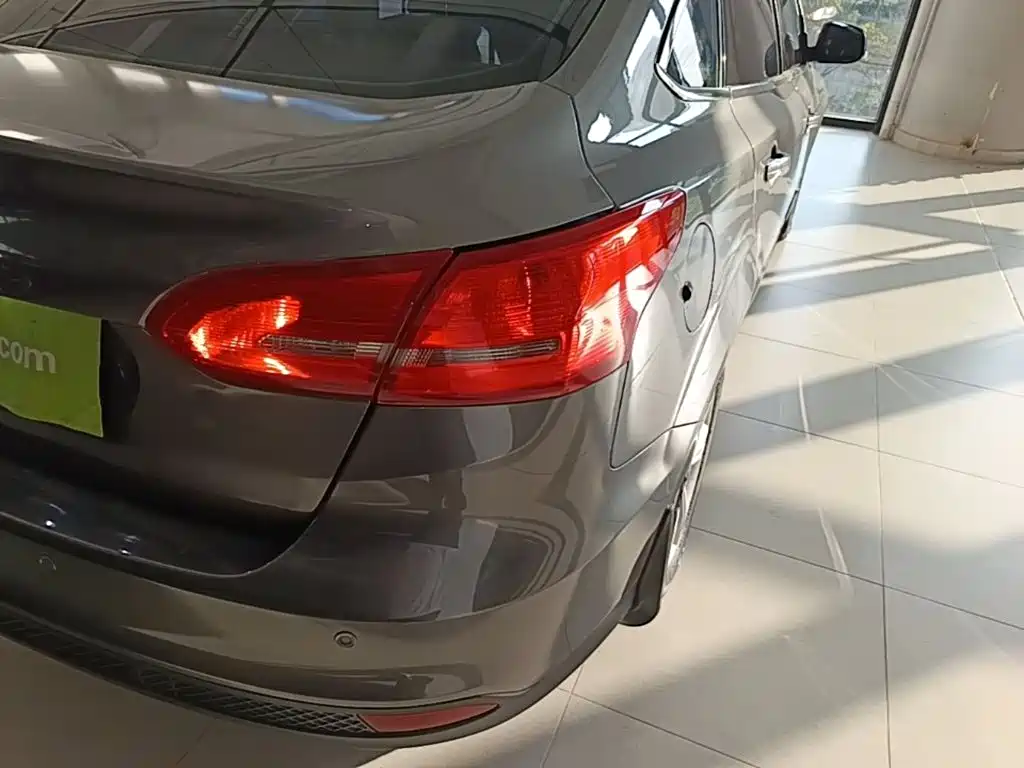 Ford Focus — миниатюра 8