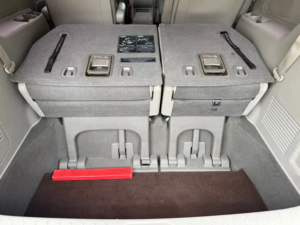 Kia Carnival — миниатюра 11