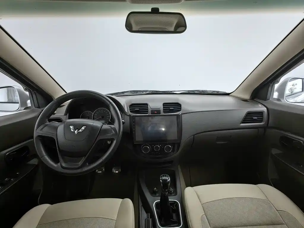Wuling Hongguang — миниатюра 5