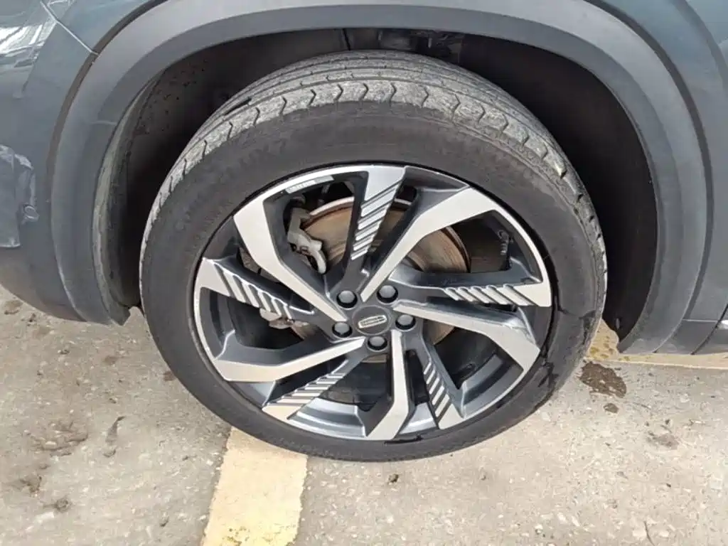 Geely Xingyue L — миниатюра 23