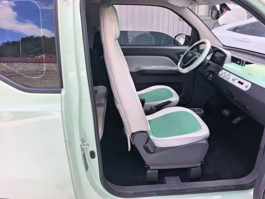 Wuling MINIEV — миниатюра 25