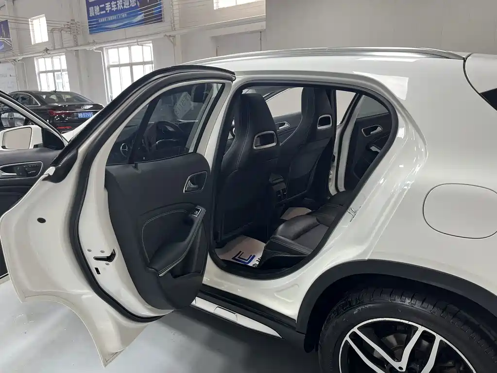 Mercedes-Benz GLA — миниатюра 9