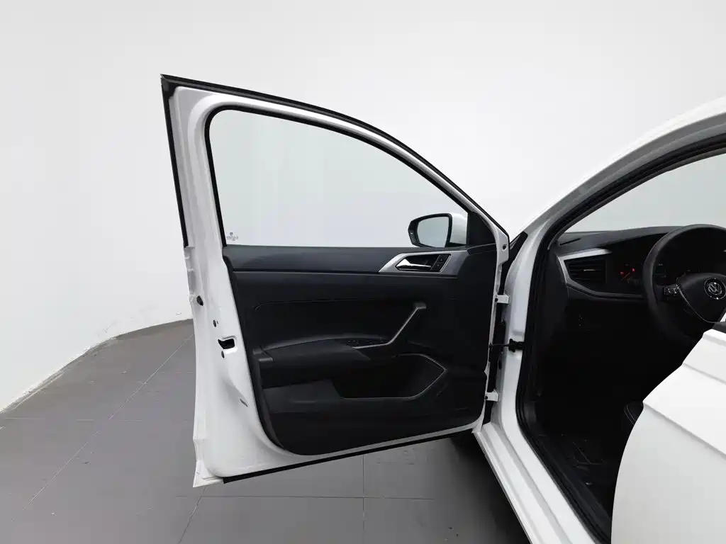 Volkswagen Polo — миниатюра 8