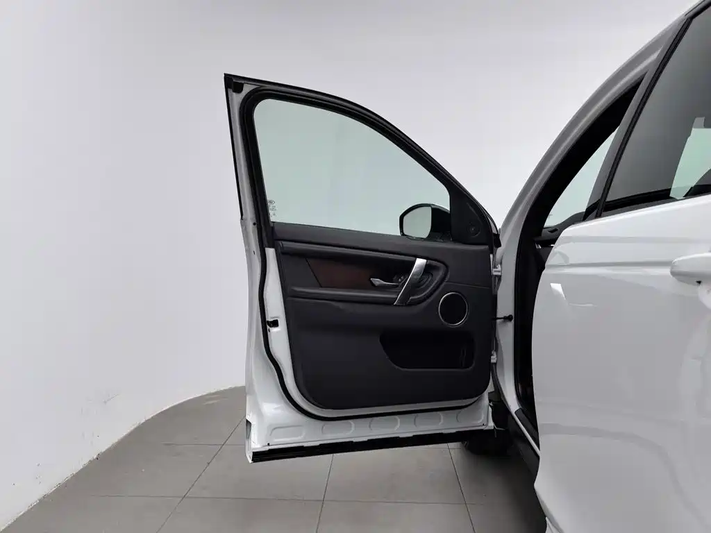 Land Rover Discovery Sport — миниатюра 8