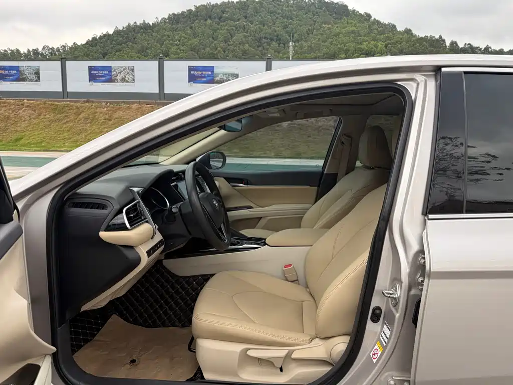 Toyota Camry 2018 2.0E Elite