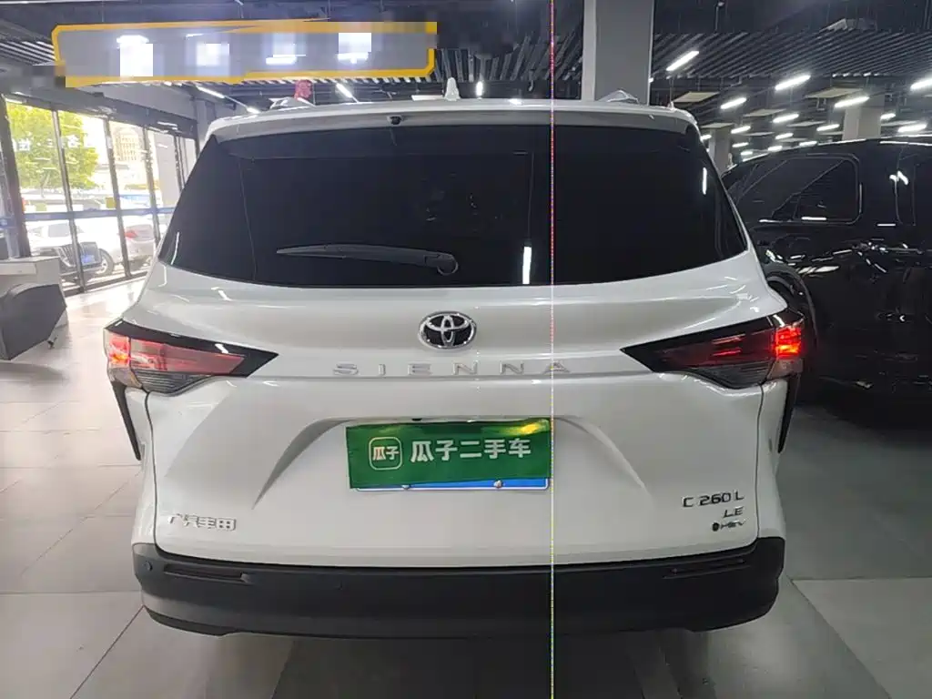 Toyota Sienna — миниатюра 6