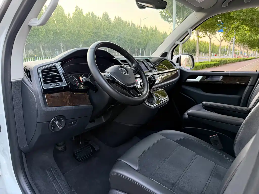 Volkswagen Multivan — миниатюра 11