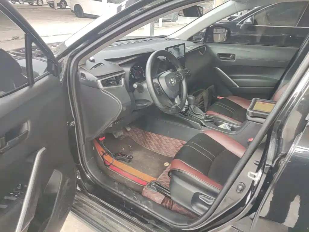 Toyota Corolla Cross — миниатюра 16
