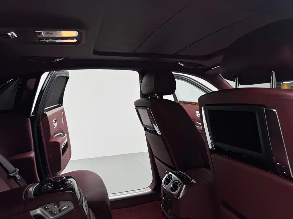 Rolls-Royce Ghost — миниатюра 14