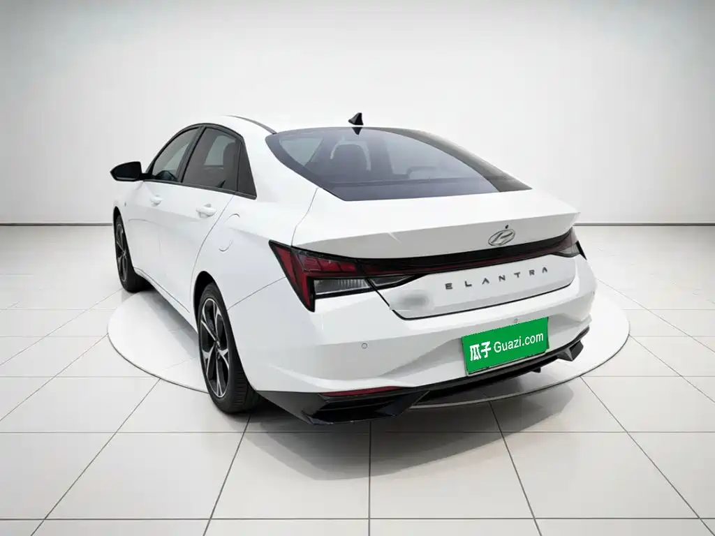 Hyundai Elantra — миниатюра 4