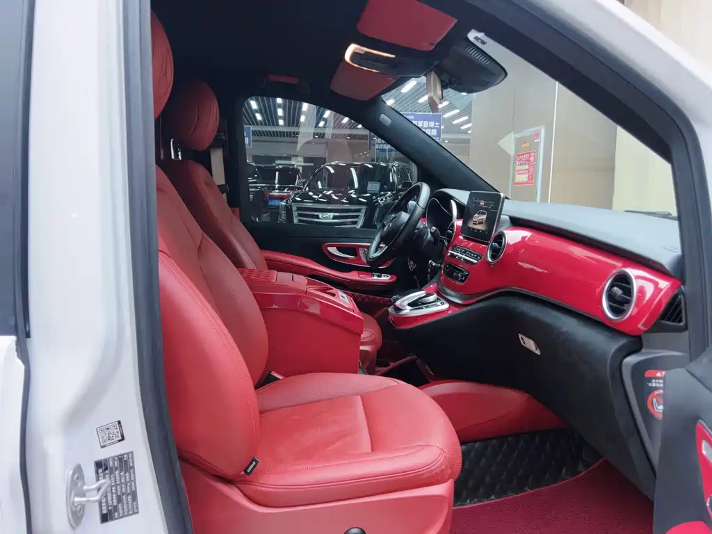 Mercedes-Benz V-Class — миниатюра 4