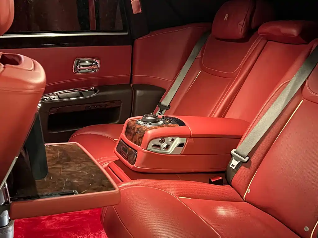 Rolls-Royce Ghost — миниатюра 11