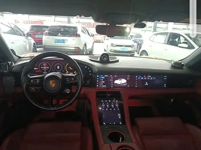 Porsche Taycan — миниатюра 6