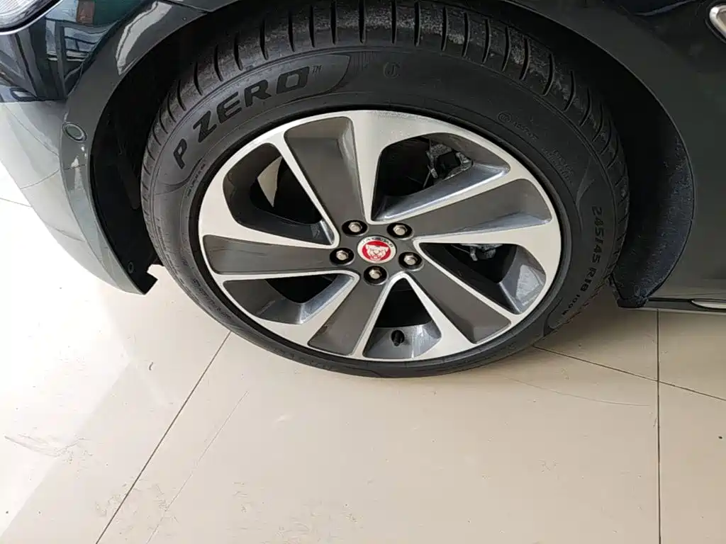 Jaguar XFL — миниатюра 23