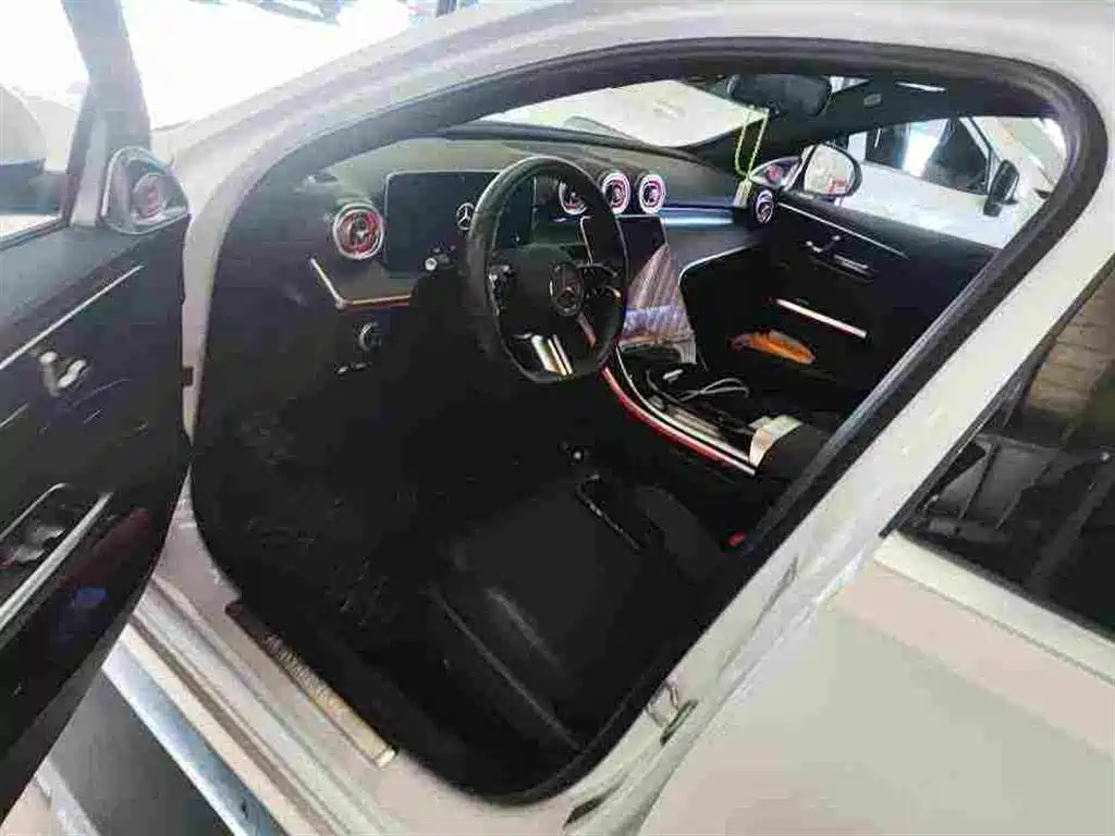 Mercedes-Benz C-Class — миниатюра 4