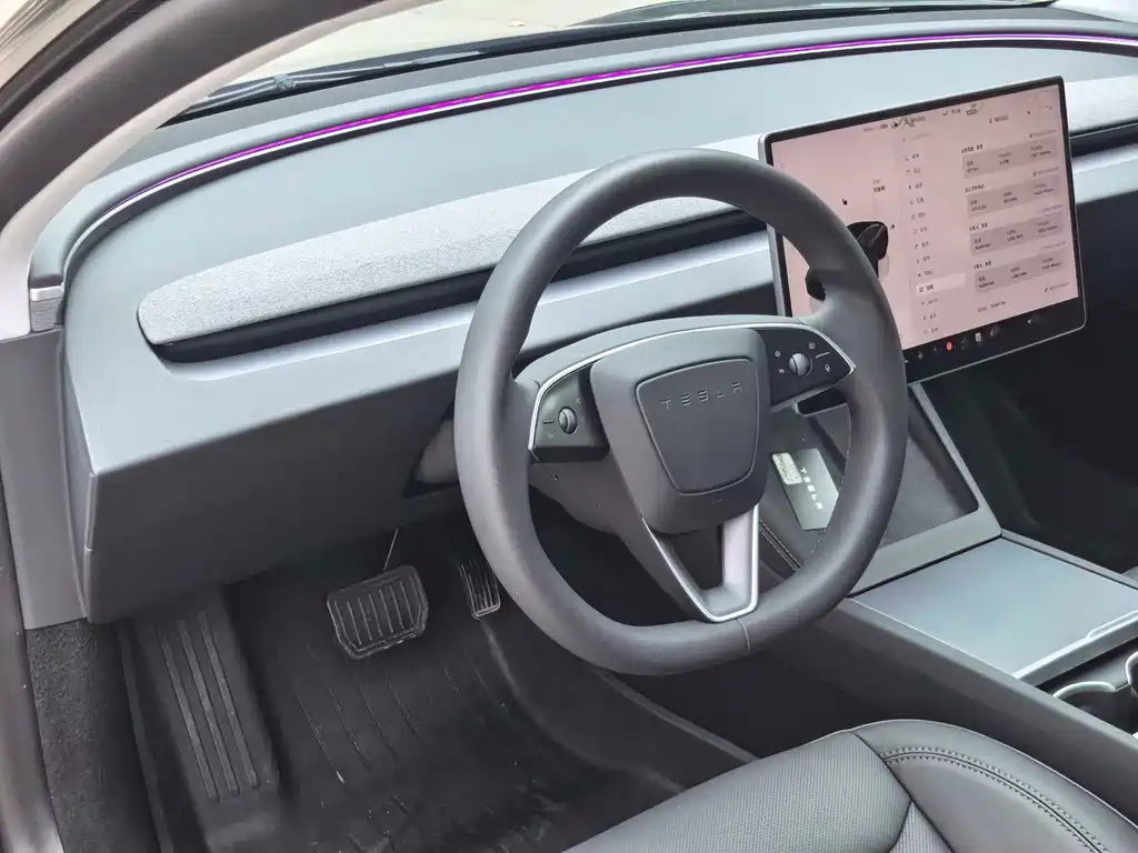 Tesla Model 3 — миниатюра 7