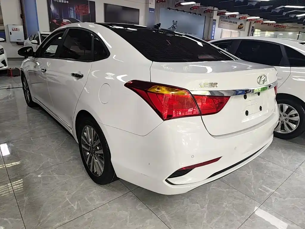 Hyundai Mistra — миниатюра 5