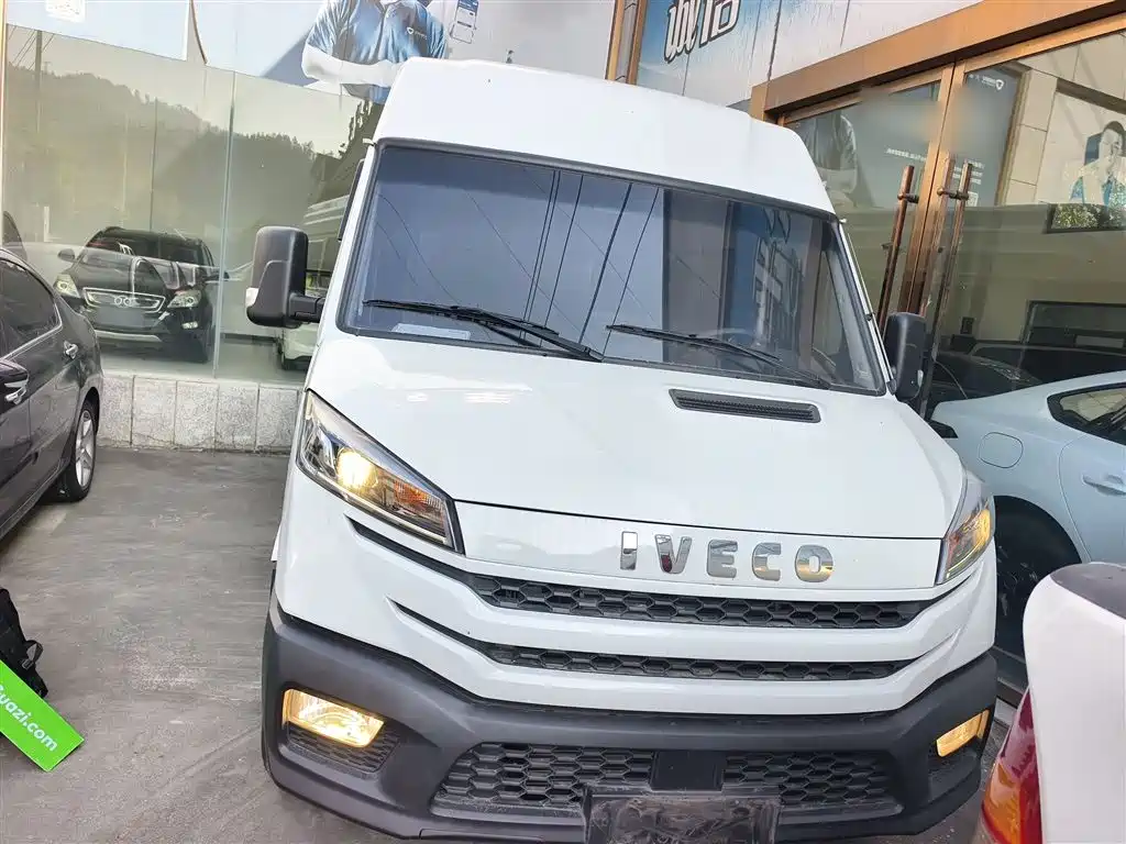 IVECO PROUD