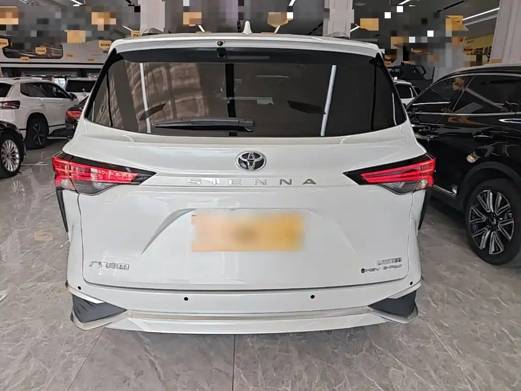 Toyota Sienna — миниатюра 6
