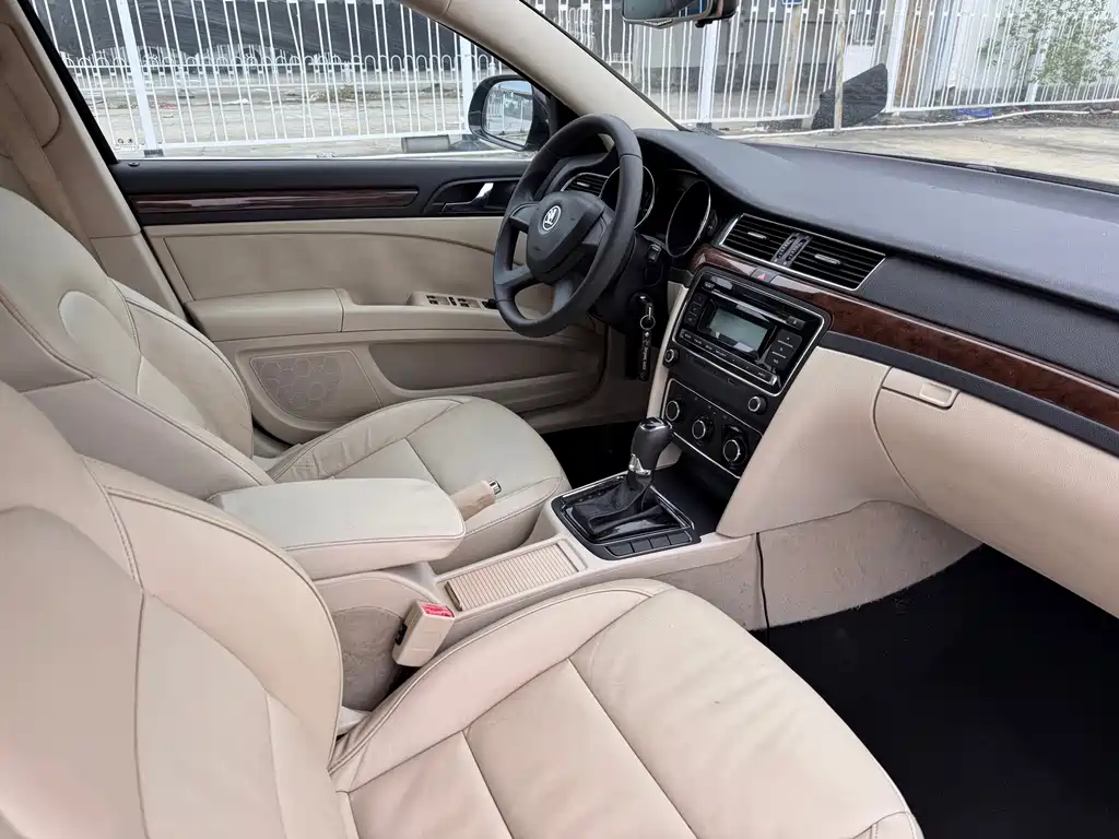 Skoda Superb — миниатюра 15