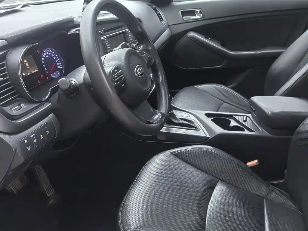 Kia K5 — миниатюра 7
