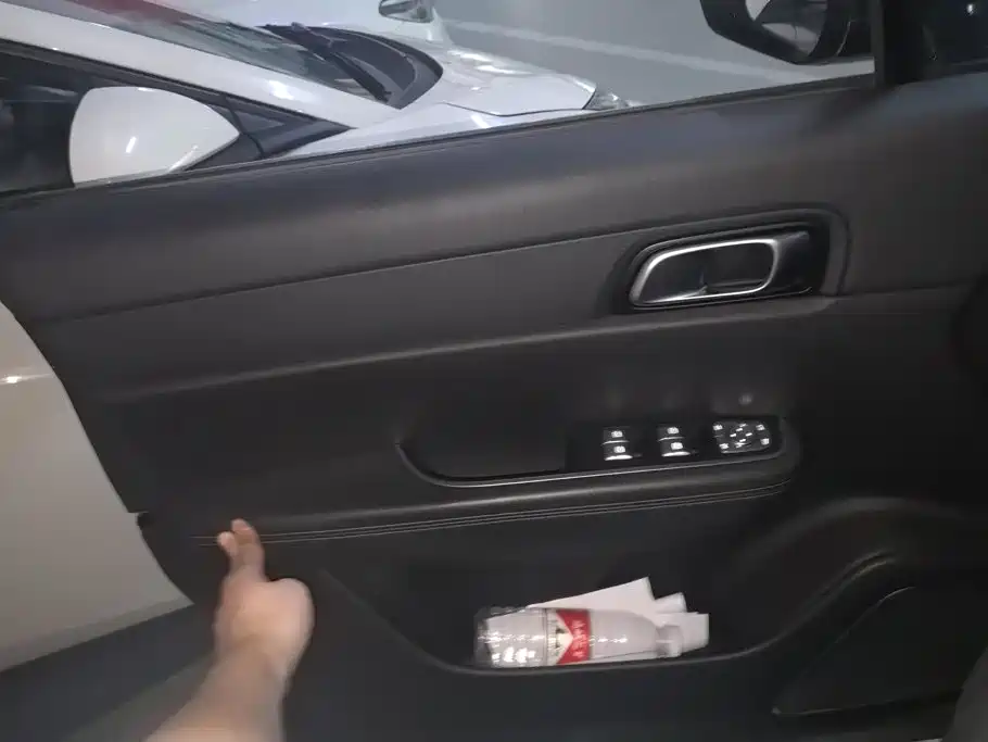 Li Auto Li ONE — миниатюра 7